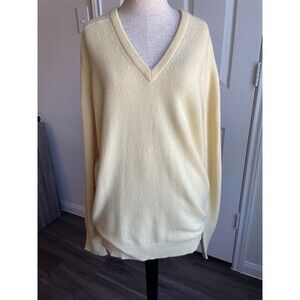 Elegant V-Neck Sweater in Cream